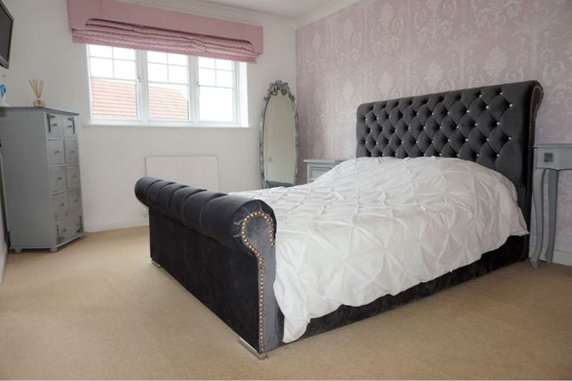 4 Bed Detached House For Sale In Langdon Way Hunters Green