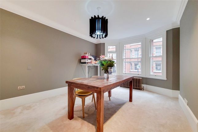 Flat for sale in Clarence Gate Gardens, Glentworth Street, London