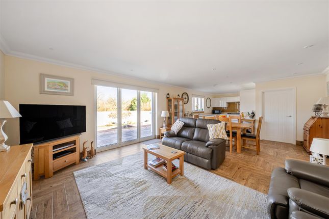 24, Heol Y Cwm, Near New Quay photo 4