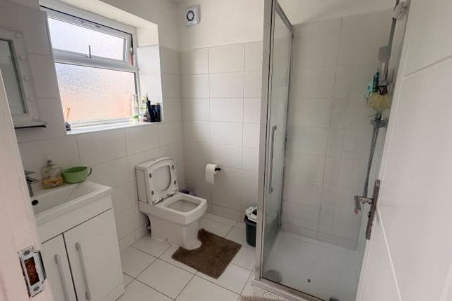 Manor Road, Dagenham photo 5