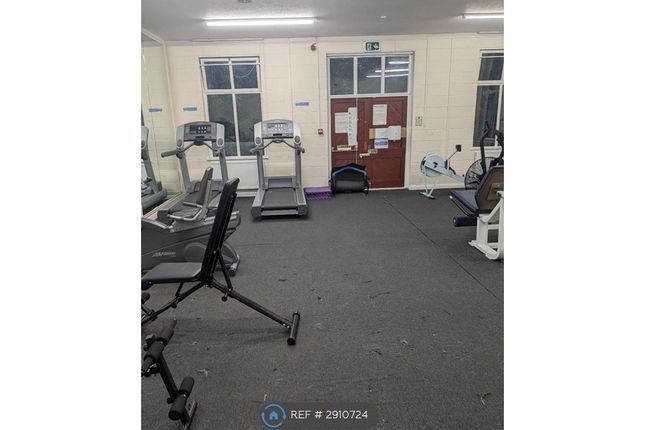 Flat, Tilehurst Court Kersal Way, Salford photo 3