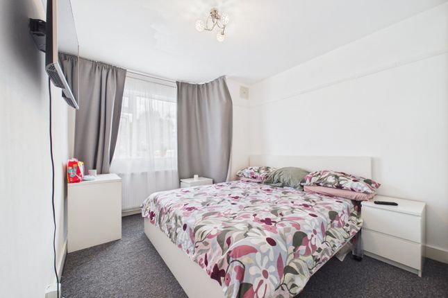 48, Windermere Road, Reading photo 4