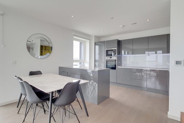 2804, Cassia Point, 2, Glasshouse Gardens, London photo 3