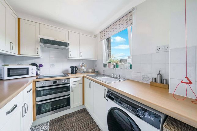 24, Eccles Court, Stirlingshire photo 3