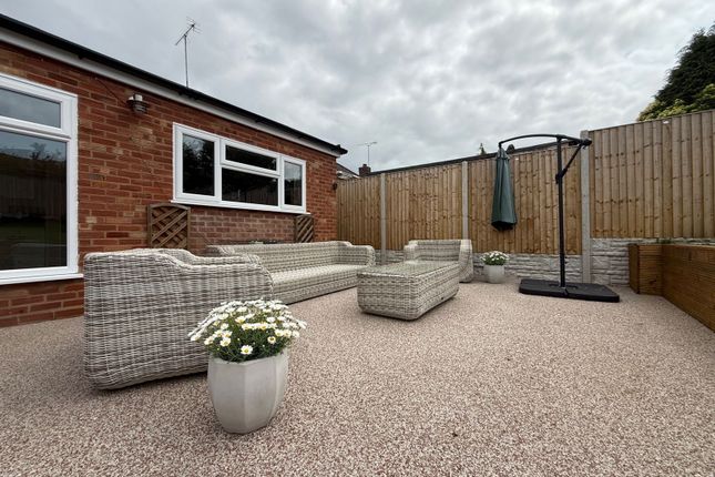 York Crescent, Wollaston, Stourbridge DY8, 3 bedroom bungalow for sale ...