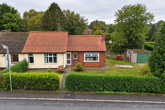 2-bed bungalow on Cuxville, Barnetby, £200,000
