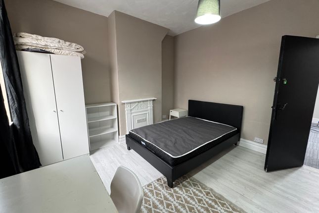 18, Rusholme Place, Manchester photo 5