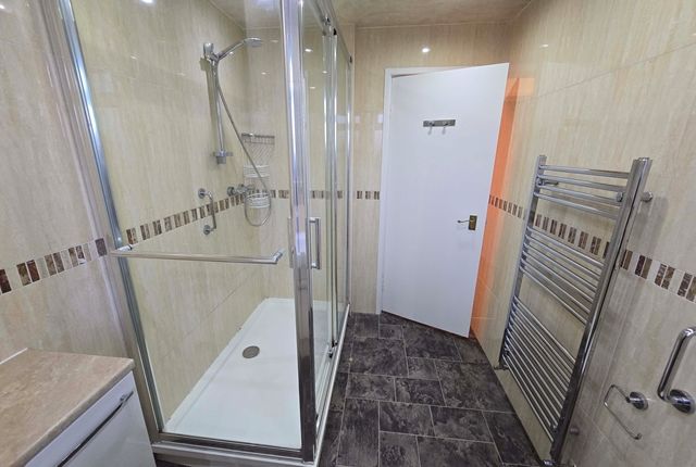 63B, Borrowdale Road Greater Manchester, Middleton photo 5