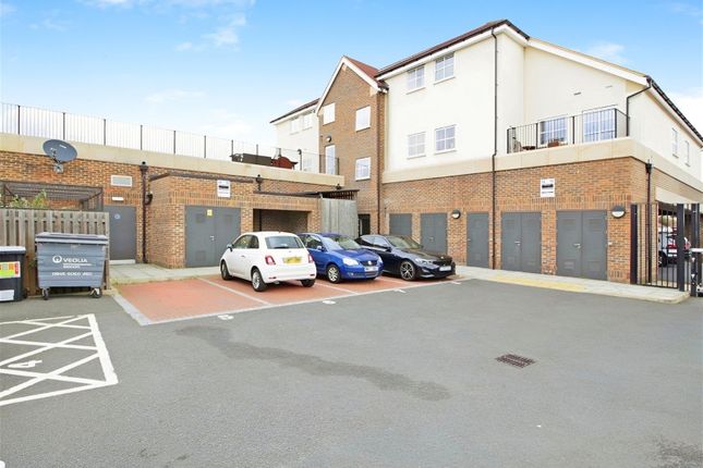 Flat for sale in Brampton Road, Bexleyheath