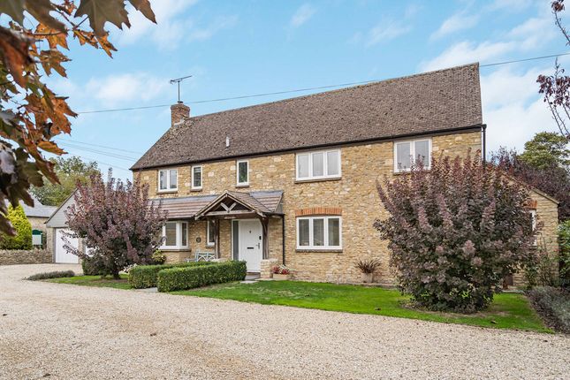 3-bed detached on Pondside, North Street, Fritwell, £775,000