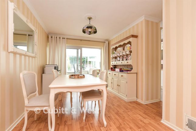 9, Talbot Close, Reigate photo 4