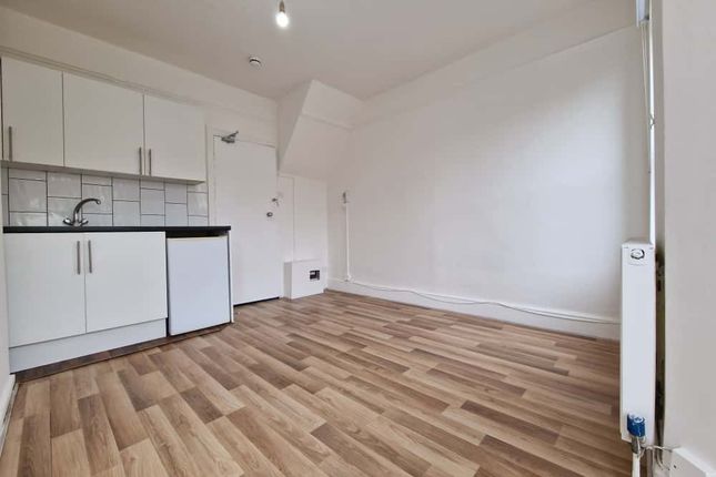112 Old Bedford Road, Luton photo 3