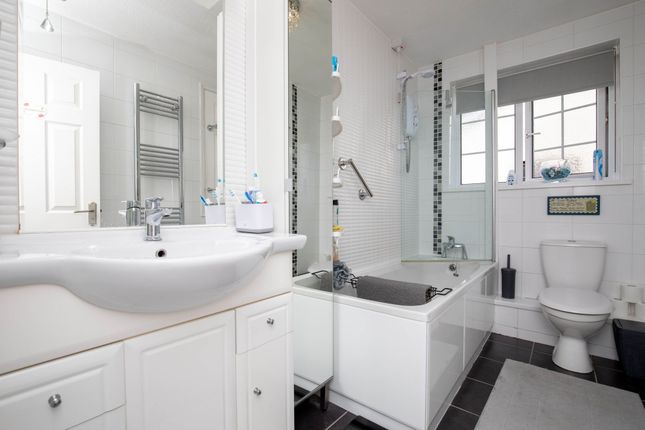 103 Silver Birch Close, Cardiff photo 4