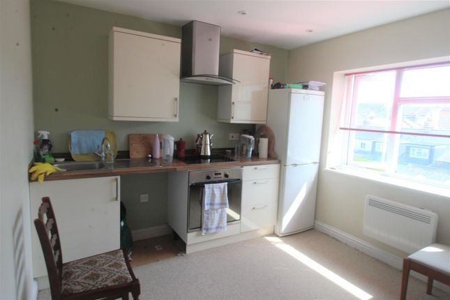 Flat for sale in Queens Road, Worthing, West Sussex