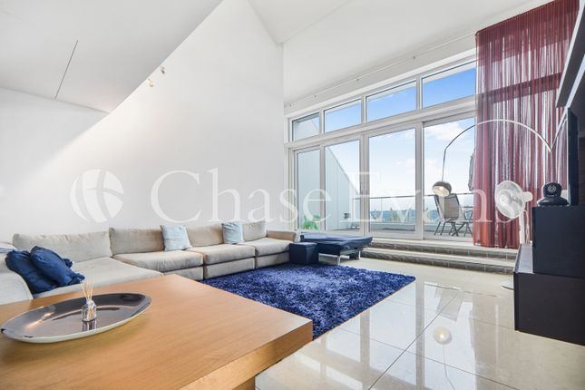 Thumbnail Flat for sale in Ontario Tower, Fairmont Avenue, Canary Wharf, London