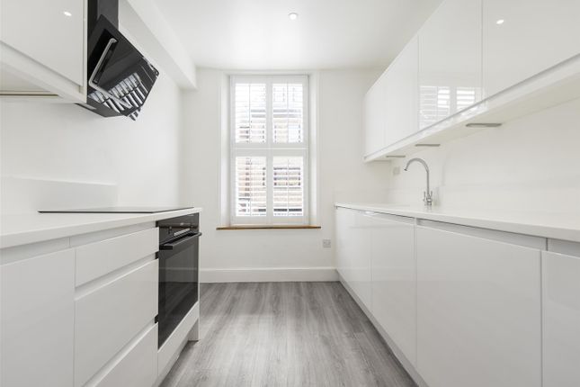 Flat to rent in Old London Road, Kingston Upon Thames