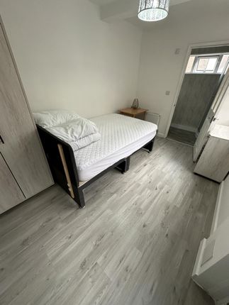 Room to rent in Ladybrook Lane, Mansfield