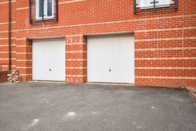 78, Merton Way, West Midlands photo 4