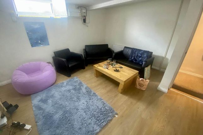 Lounge 1