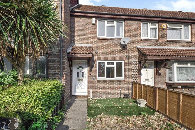 Terraced house to rent in Goldfinch Road, London