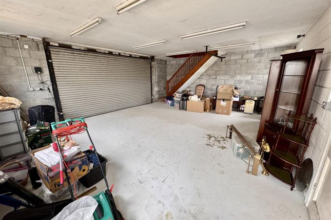 Detached Garage