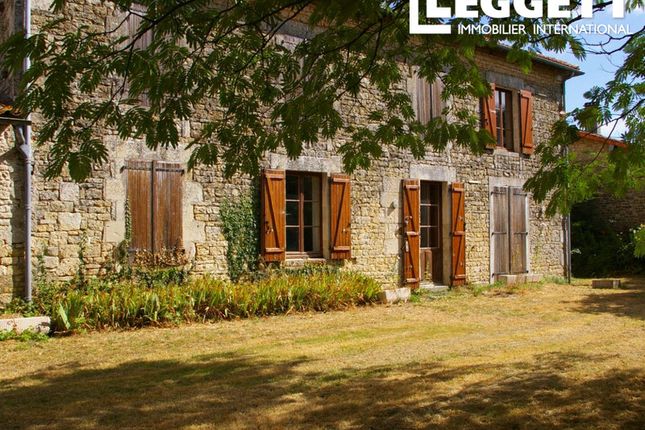 Villa for sale in Alloinay, Deux-Sèvres, Nouvelle-Aquitaine