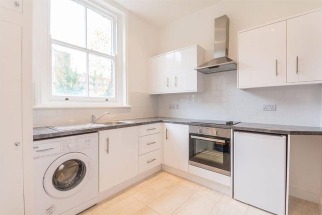 Flat to rent in Finchley Road, St Johns Wood, London