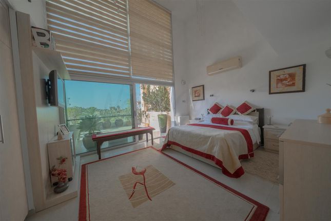 Apartment for sale in Central Kyrenia
