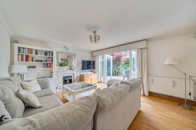 10, Woodford Close, Reading photo 2