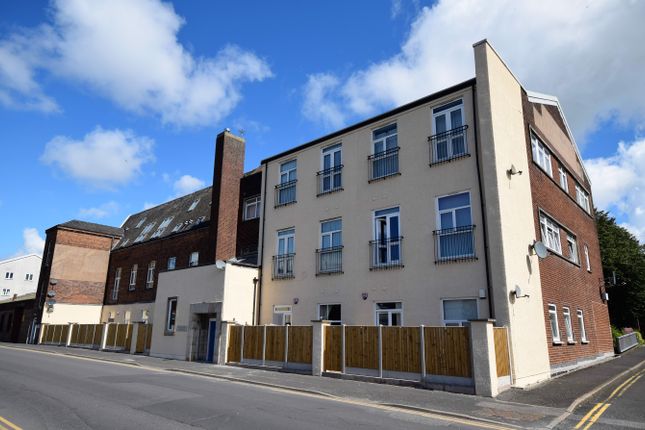 Flat to rent in Willowbank, Carlisle