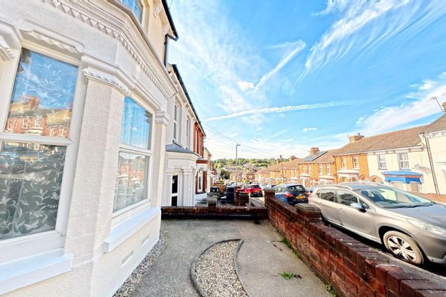 34 Astley Avenue, Dover photo 3