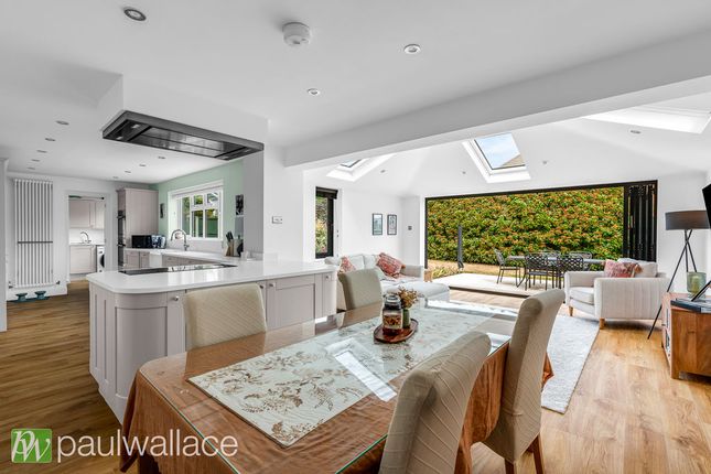 16, Hickman Close, Broxbourne photo 3