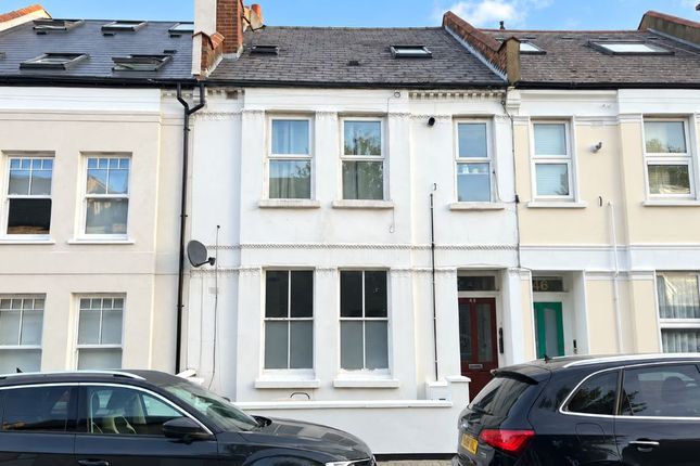 2-bed flat on 48, Coverton Road, Tooting, £220,000