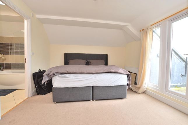 Thumbnail Flat to rent in Monson Road, Redhill, Surrey