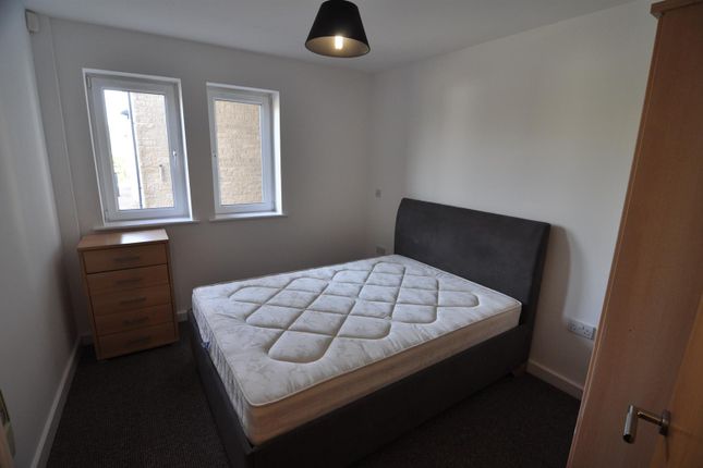 Apt 13, Lunar Development, Bradford photo 4