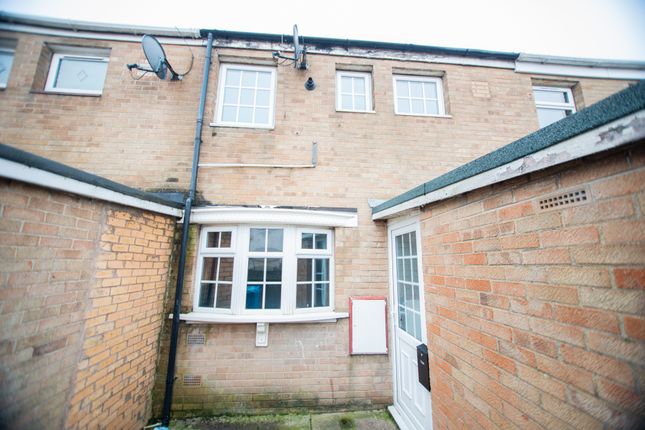 Thumbnail Terraced house to rent in Saddleworth Close, Hull