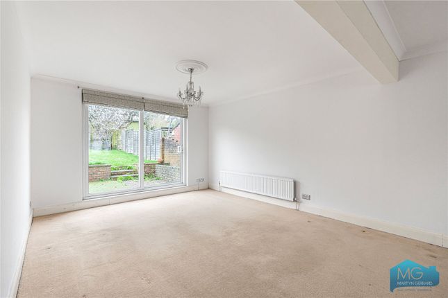 9, Gresham Avenue, London photo 3