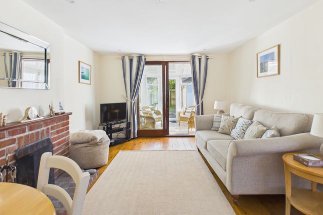 2, Burgess Close, Bude photo 2