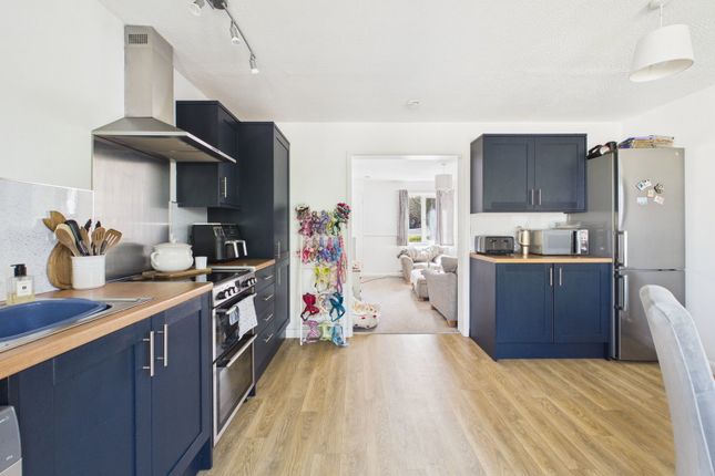 8, Allsopp Close, Newnham photo 3