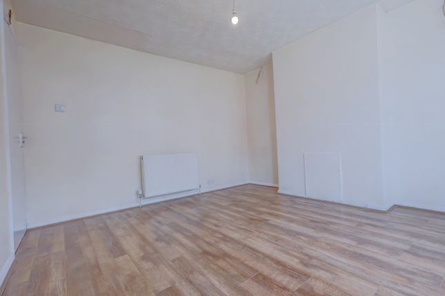 181, Chairborough Road, Buckinghamshire photo 5