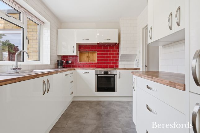 23, Long Brandocks, Chelmsford photo 4