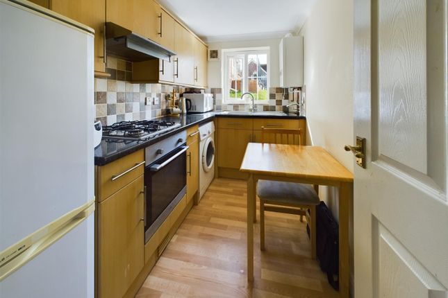 Thumbnail Flat for sale in Brookside Close, Freshwater