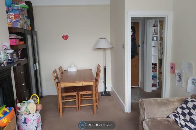 Flat  A Mitcham Park, Mitcham photo 4