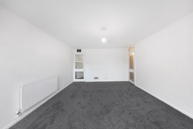 Duffield Close, Harrow photo 3