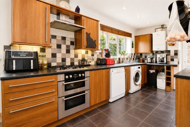 53, Turnpike Gate, Wotton-Under-Edge photo 4