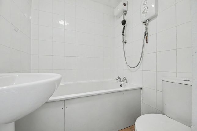 Flat 50 Rodney Court, Anson Drive, Sholing, Southampton photo 4