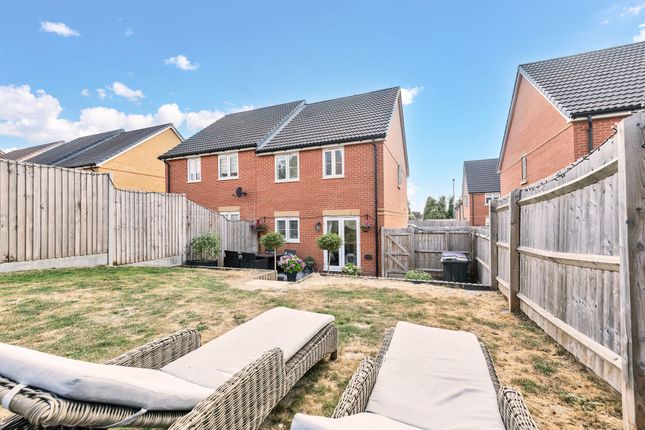 14 Lambert Way, Royston photo 3