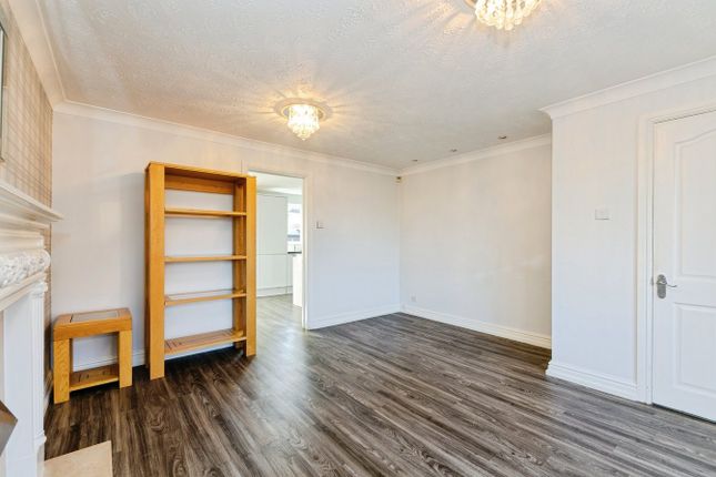 1, Yewbarrow Close, Manchester photo 3