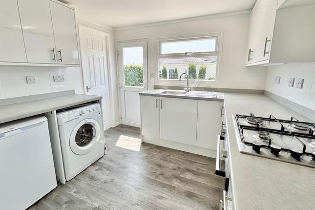 10 Wickens Meadow, Rye Lane, Dunton Green photo 5
