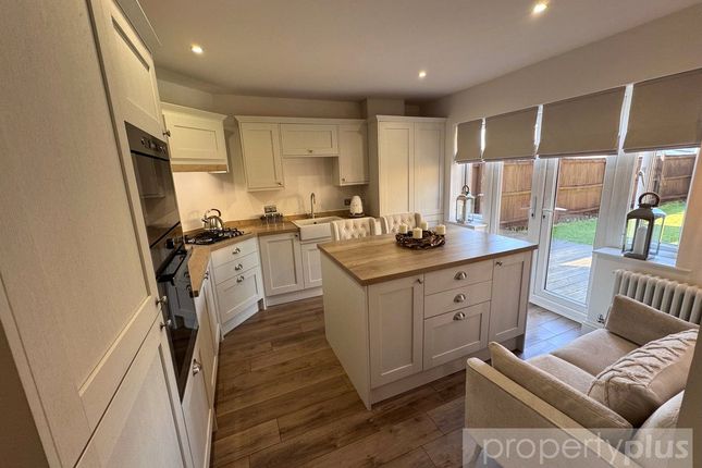82, Beech Wood Drive, Rhondda Cynon Taff photo 2